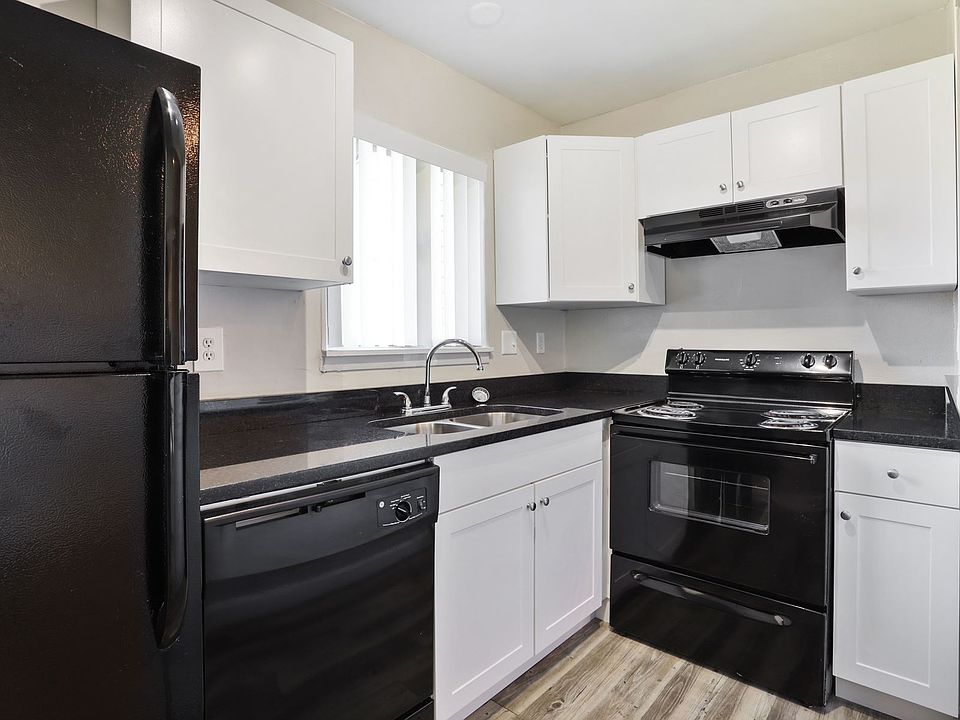 2nd image of 5513 University Club Blvd N #123
