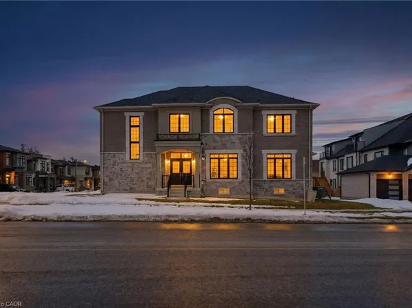 132 Settlers Rd E, Oakville, ON L6H 0Y8