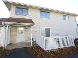 2360 Carnation Dr, Crest Hill, IL 60403