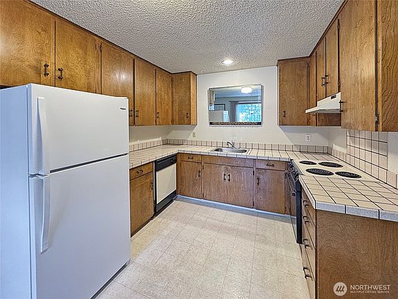 4th image of 11112 SE 10th Street