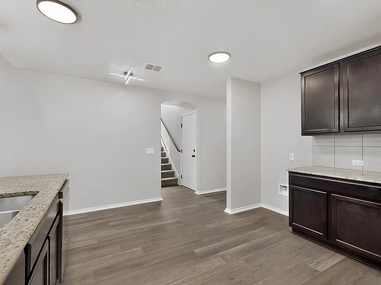 735 Pelican Point — Photo 9
