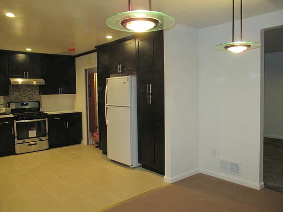 3rd image of 1384 Southgate Ave
