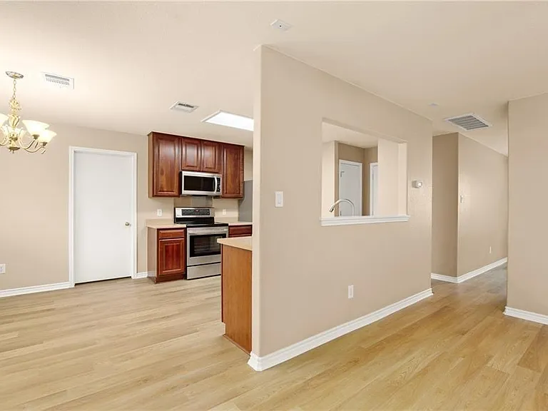 2204 Cottontail Dr — Photo 6