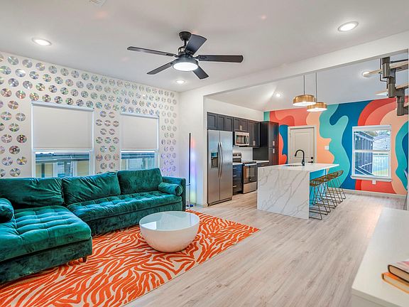 3rd image of 4121 Woodleigh Street