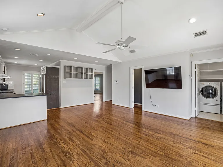 4429 Hyer St — Photo 9