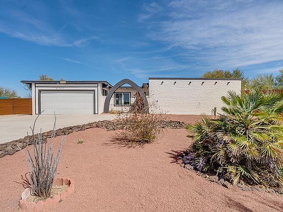 3rd image of 8040 N El Tovar Pl