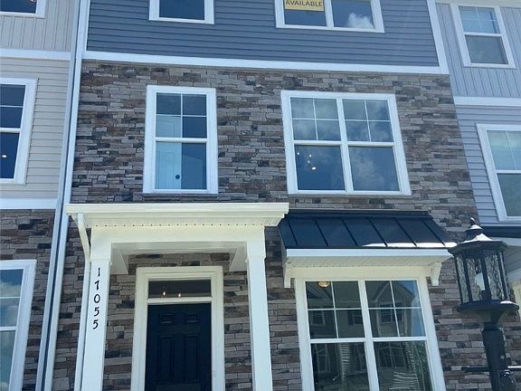 2nd image of 17055 Thornapple Ct