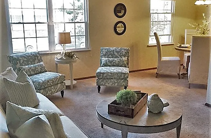 Hillcrest Apartments — Photo 15