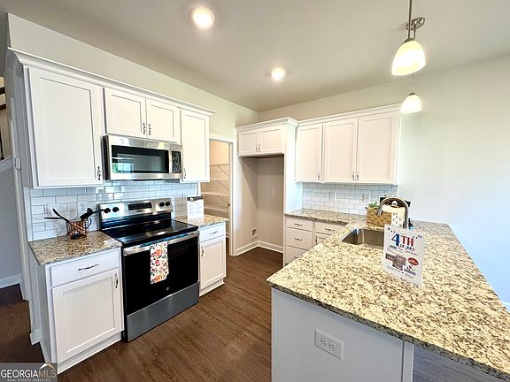 7th image of this home