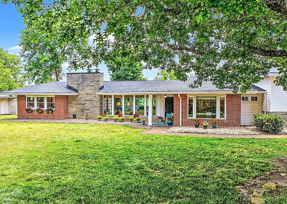 1st image of 3 Meadowcrest Dr