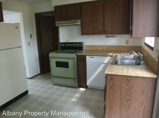 1750 Del Rio Ave SE APT B, Albany, OR 97322