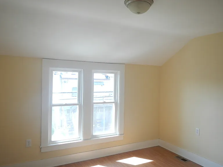 4104 Parkwood Ave — Photo 7