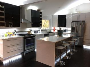 2760 Landwehr Rd, Northbrook, IL 60062