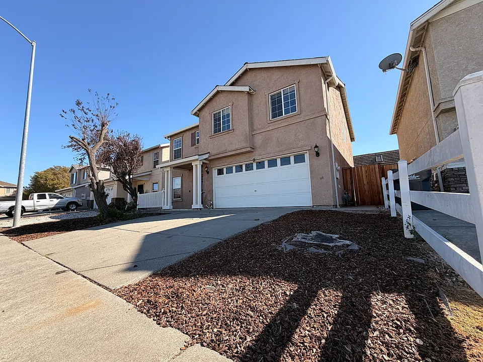 27 Heritage Rose Ln