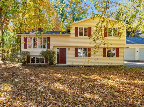 8 Forbes Lane, Windham, ME 04062