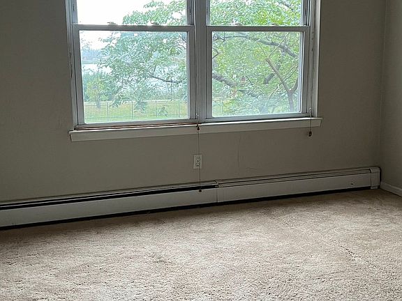 4th image of 119 Riverview Ct #119