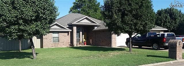 1st image of 815 Sugarbush Ln