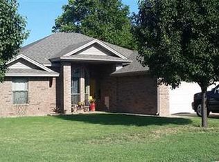 815 Sugarbush Ln, Burkburnett, TX 76354