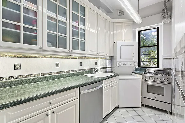 Sold by Compass | media 14