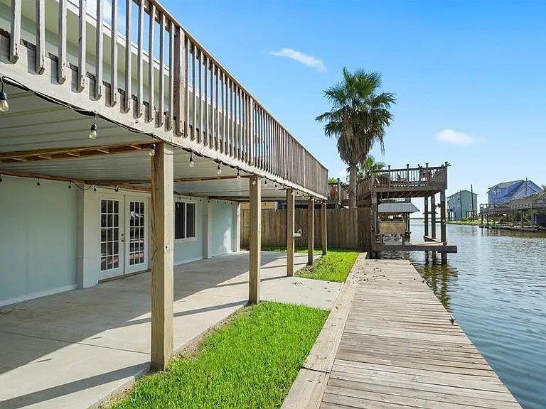 109 Bayou Vista Dr — Photo 5