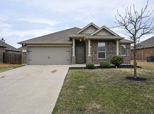 104 Acadia Ln, Forney, TX 75126