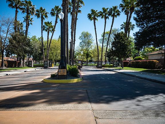 3rd image of 3 West Loop