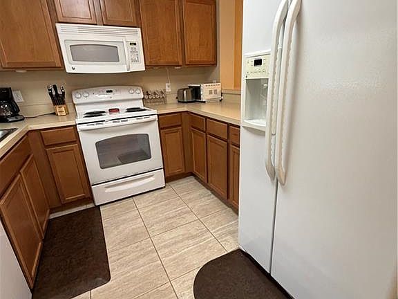 3rd image of 9073 Gervais CIR #1007