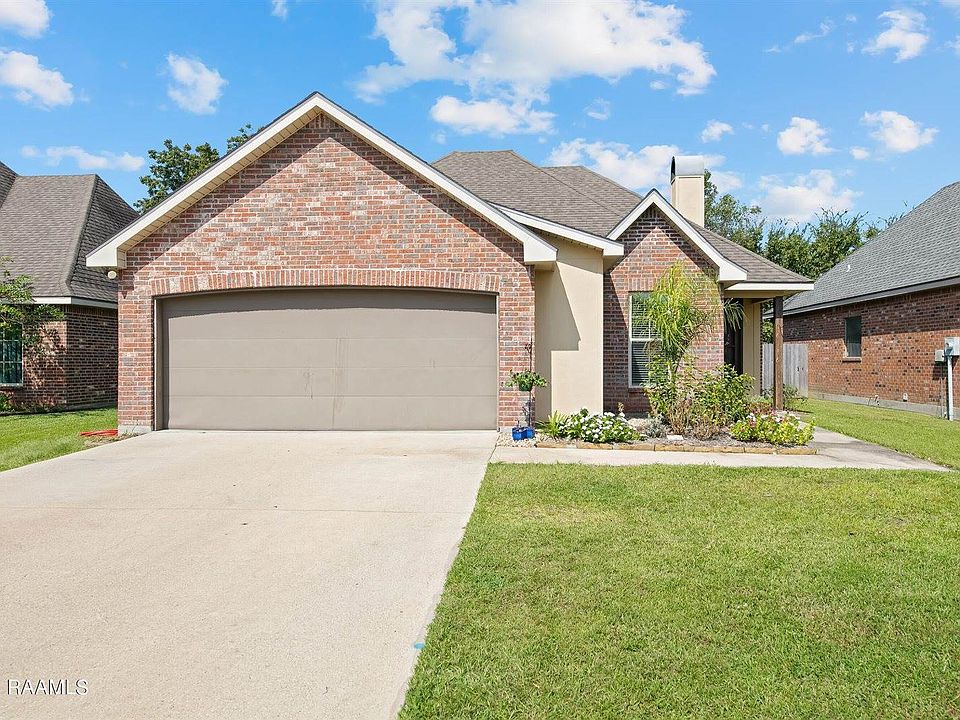 1st image of 210 Bentgrass Dr
