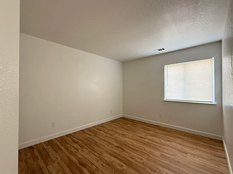 2145 Alta Sierra St — Photo 16