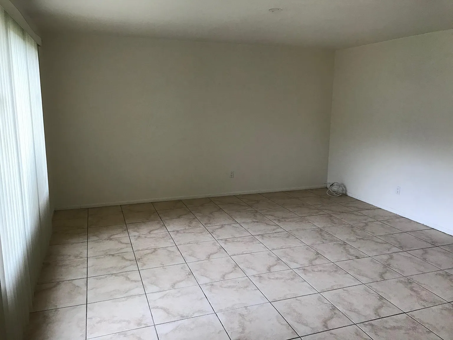 4809 S Mill Ave — Photo 4
