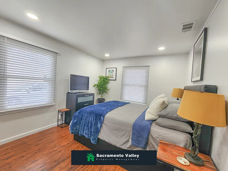 3500 Marjorie Way — Photo 9