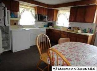 1156 W Mallard Dr, Manahawkin, NJ 08050