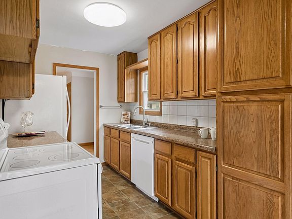 5th image of 8327 2nd Ave S