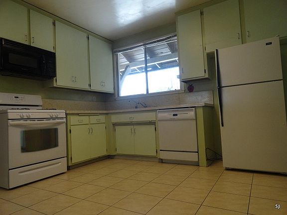 4th image of 1140 Crown St