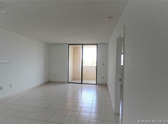 3rd image of 7125 Bay Dr APT 502
