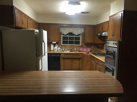 3rd image of 405 E Frisco St