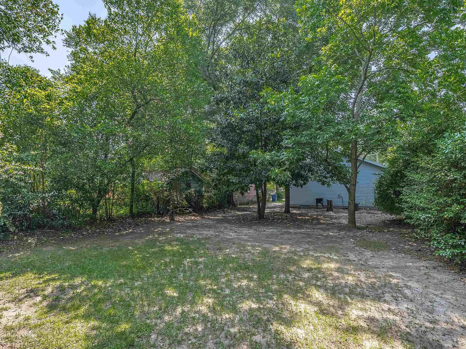 3 bed, 1252 sqft, $1,900 — Photo 2