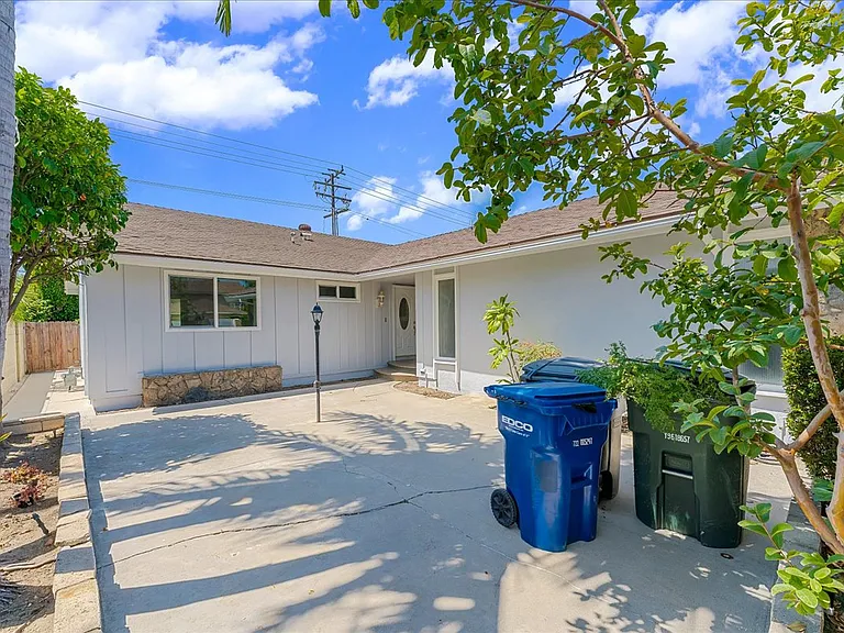 5062 Cadiz Cir — Photo 13