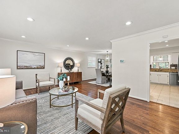 5th image of 9201 Cherrytree Dr