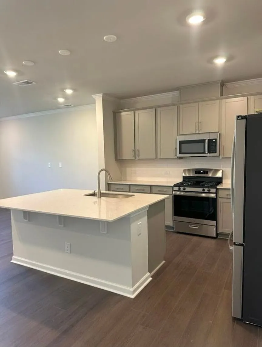 519 Hester Rd — Photo 1