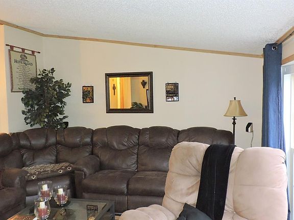 3rd image of 304 Hawthorn Way