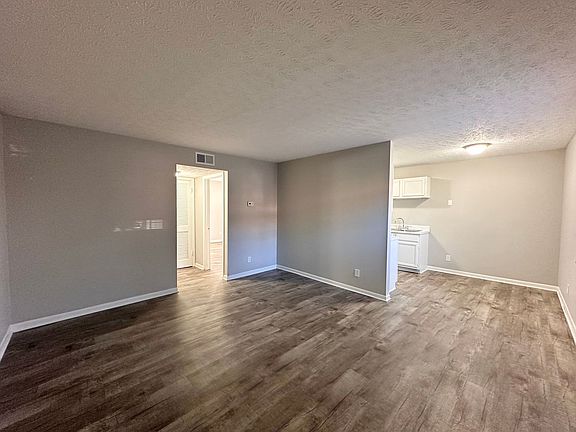 3rd image of 201 Overbrook Dr SW #3HH