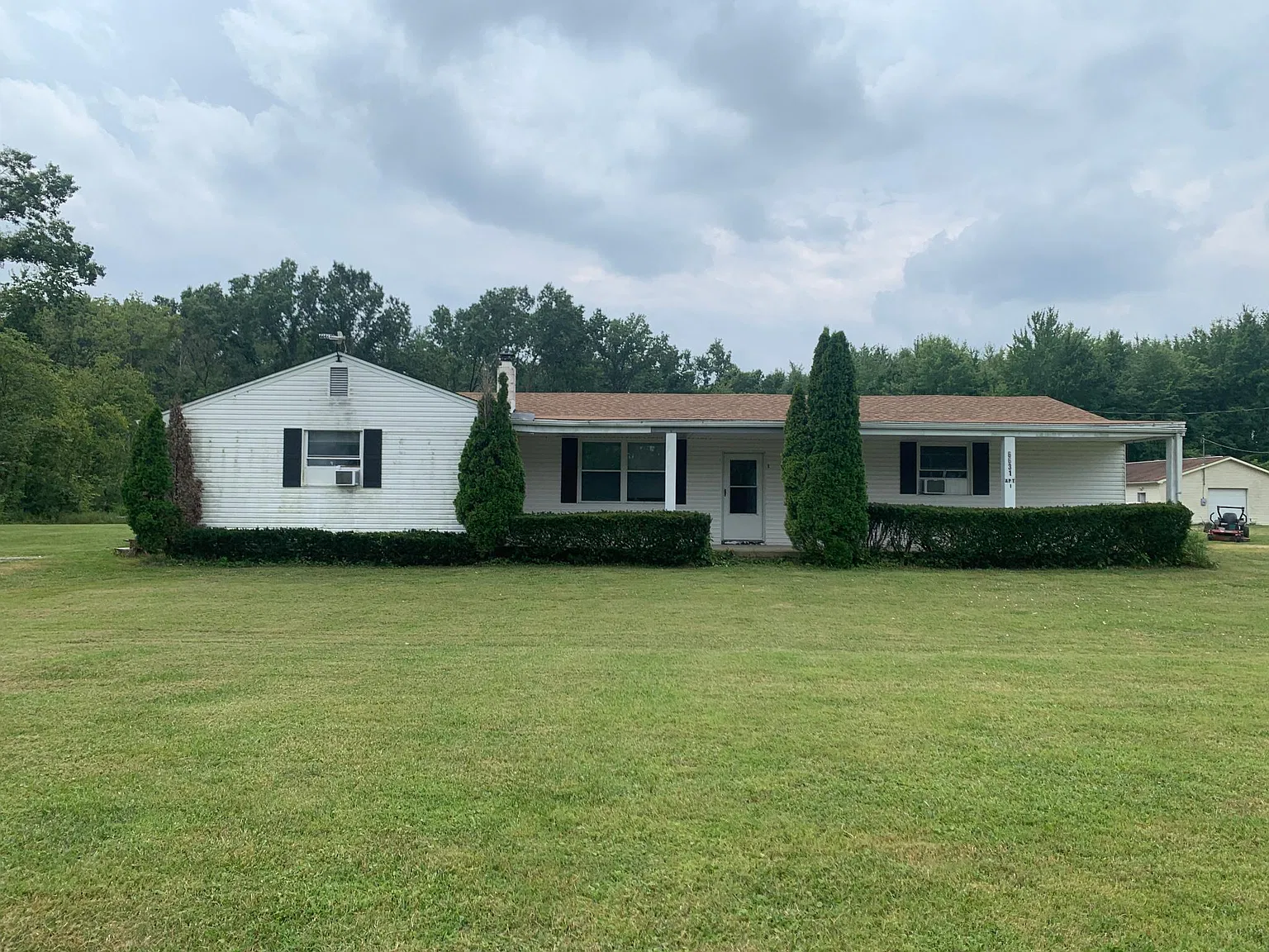 6631 Manila Rd — Photo 1