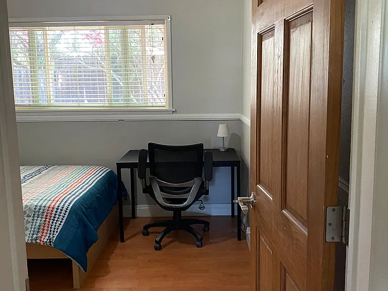 117 E Campus View Dr — Photo 3