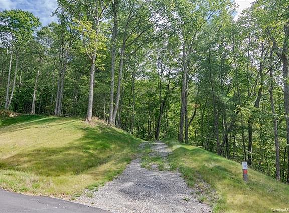 4th image of 1017 Moss Creek Ln