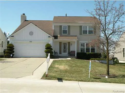 500 Bolinger St photo 1