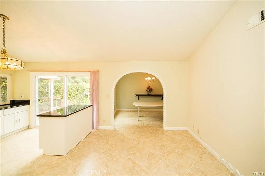 3 bed, 1718 sqft, $4,300 — Photo 4