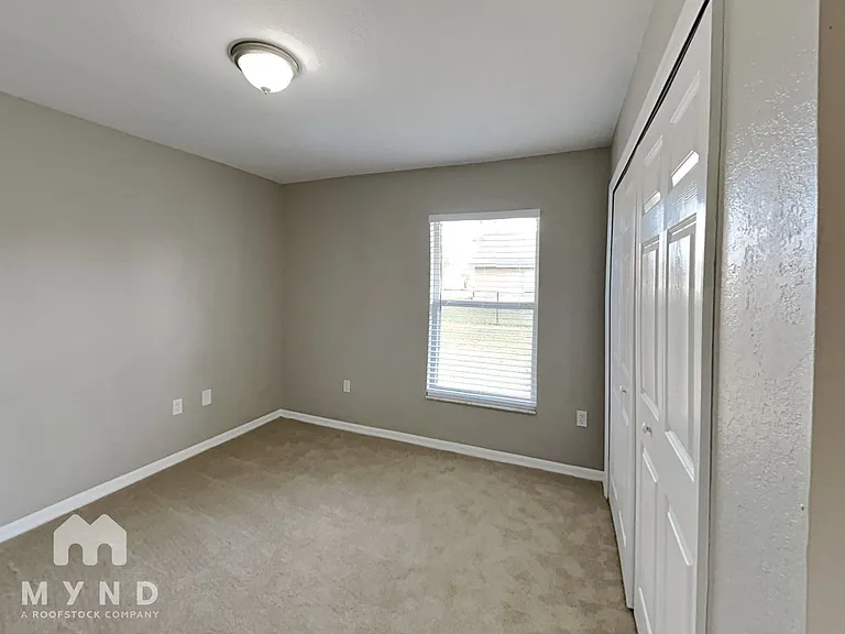 3189 Thoroughbred Loop N — Photo 18