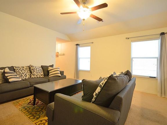 4th image of 1706 Thornhollow Dr