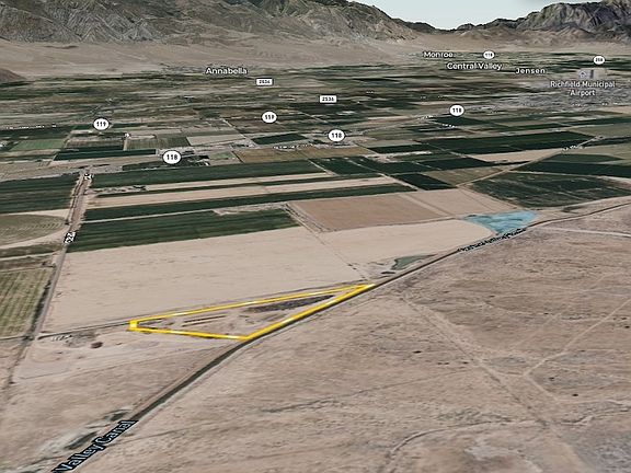 3rd image of 123 E Sevier Valley Canal Rd